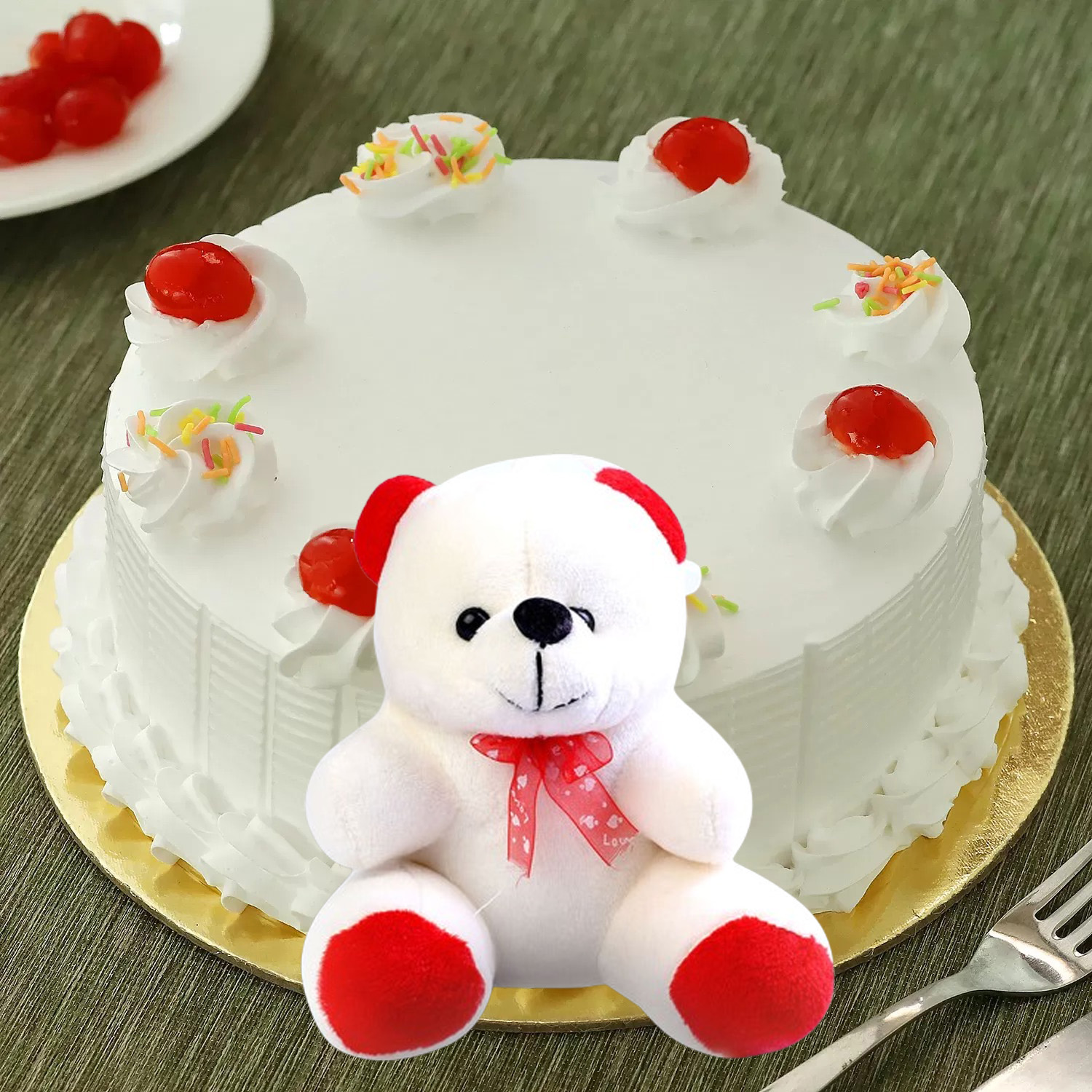 Vanilla Cake with White Teddy Combo Vanilla Cake with White Teddy Combo