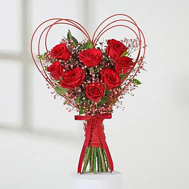 Classic Red Roses Hand Bunch