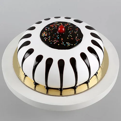 500 gm Black Forest Designer Cake 500 gm Black Forest Designer Cake