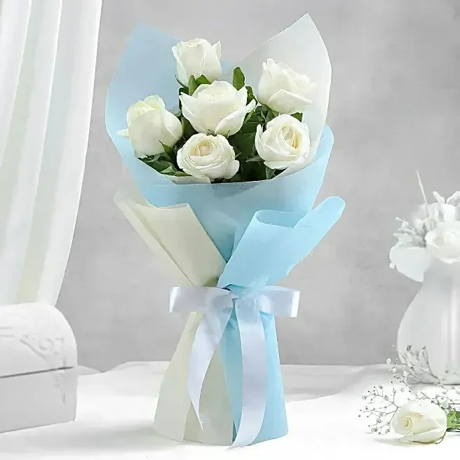 6 White Roses Bunch 6 White Roses Bunch