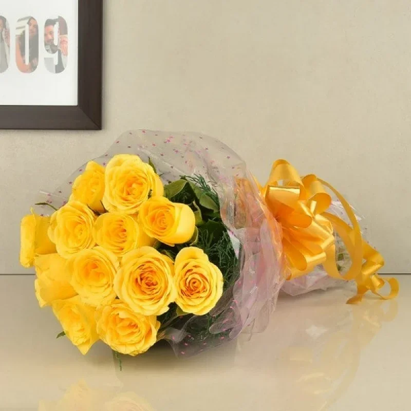 8 Yellow Roses 8 Yellow Roses