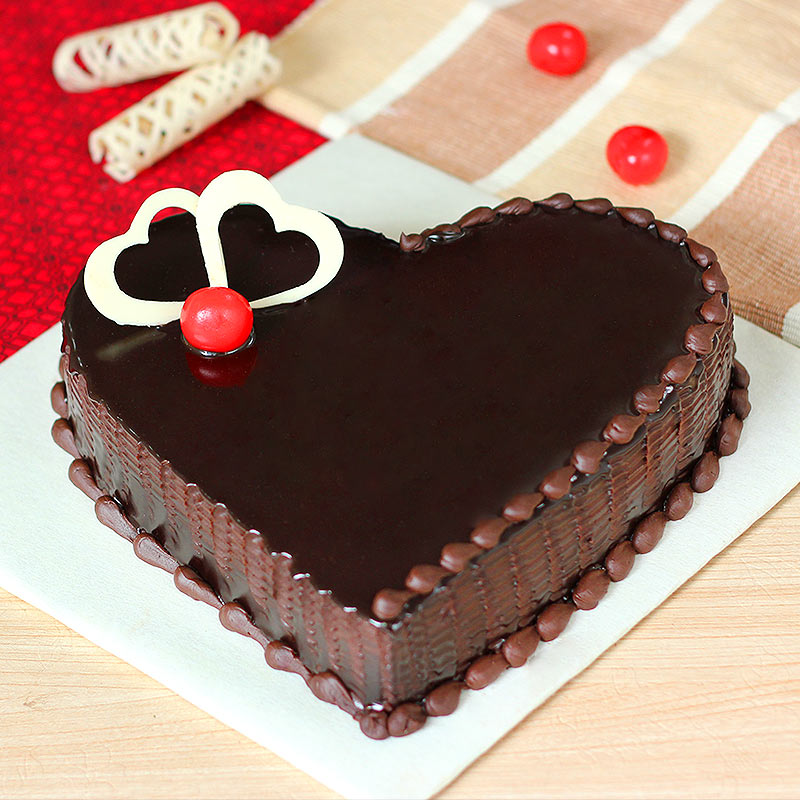 500gm heart shape chocolate cake 500gm heart shape chocolate cake