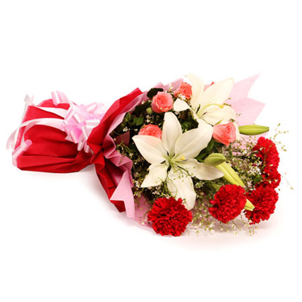 Lovely Blooming Bunch Standard