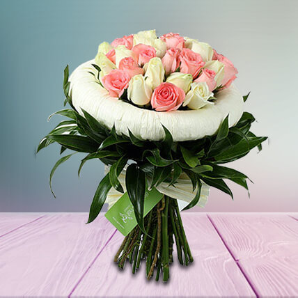 Appealing Pink N White Roses Bunch Appealing Pink N White Roses Bunch