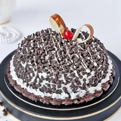 500 gm Choco Chip Blackforest Cake 500 gm Choco Chip Blackforest Cake