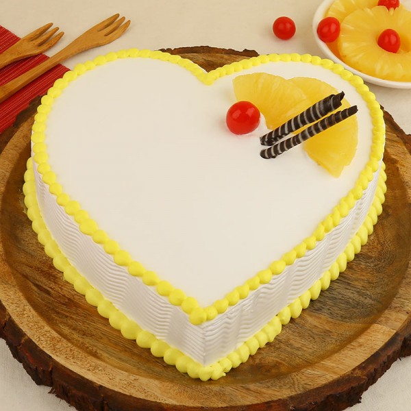 1 kg Heart Shape Pineapple Cake 1 kg Heart Shape Pineapple Cake