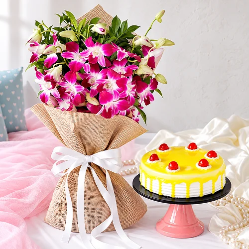 Orchids in Jute Wrapping Ribbon Bouquet with Pineapple Cake (Half Kg)