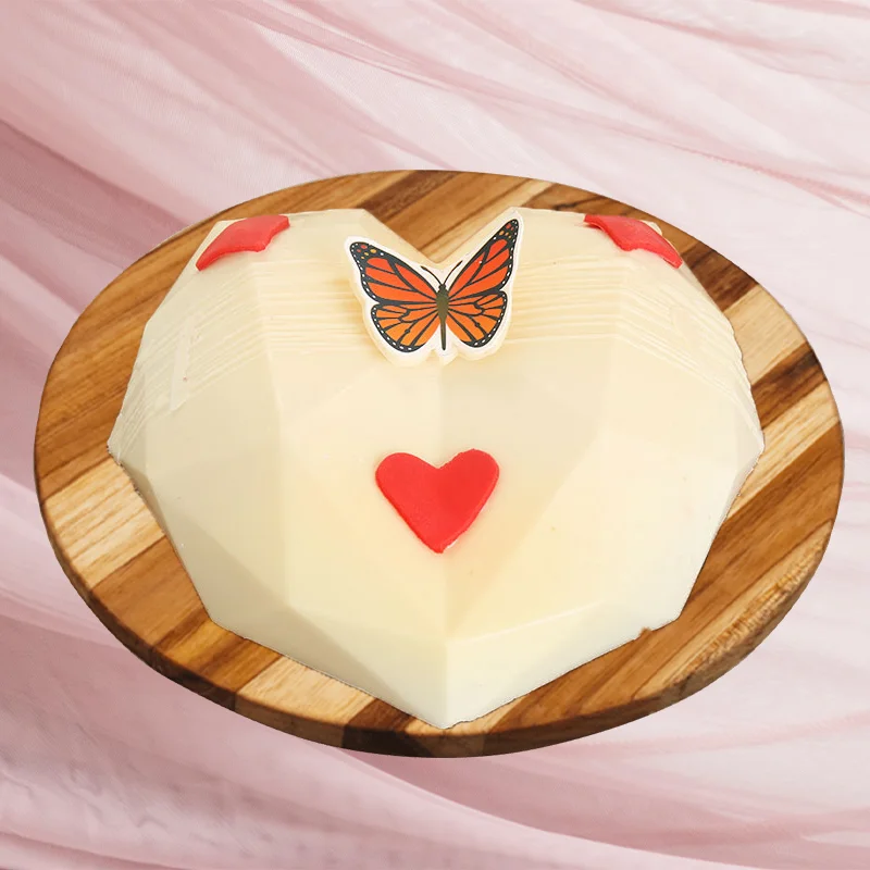 Pinata Red Velvet Cake Pinata Red Velvet Cake