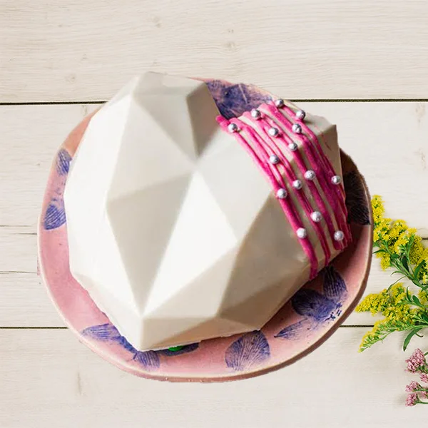 Vanila Rich Pinata Cake Vanila Rich Pinata Cake