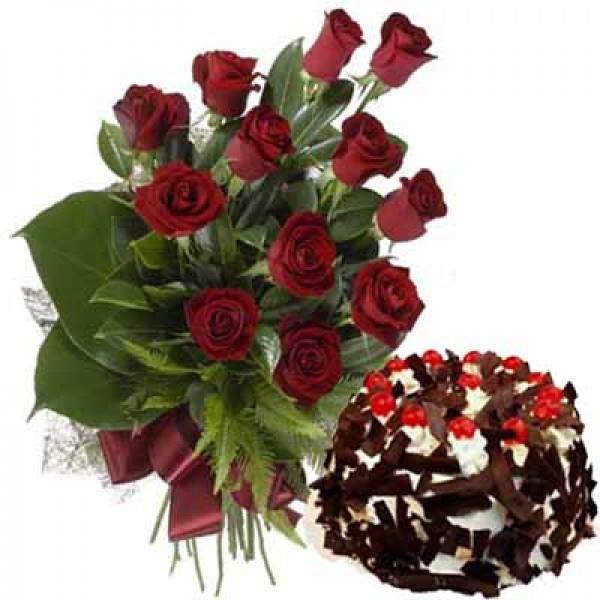 Red Roses with Black Forest Cake Red Roses with Black Forest Cake